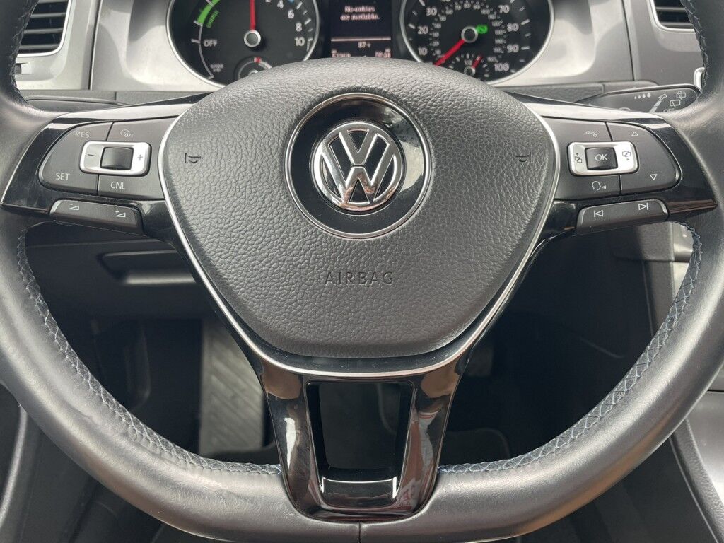 2015 Volkswagen e-Golf SEL PREMIUM~EXCELLENT CONDITION~LOW MILES~BLUETOOTH~HEATED SEATS~NAVIGATION~REARVIEW CAMERA Sarasota FL