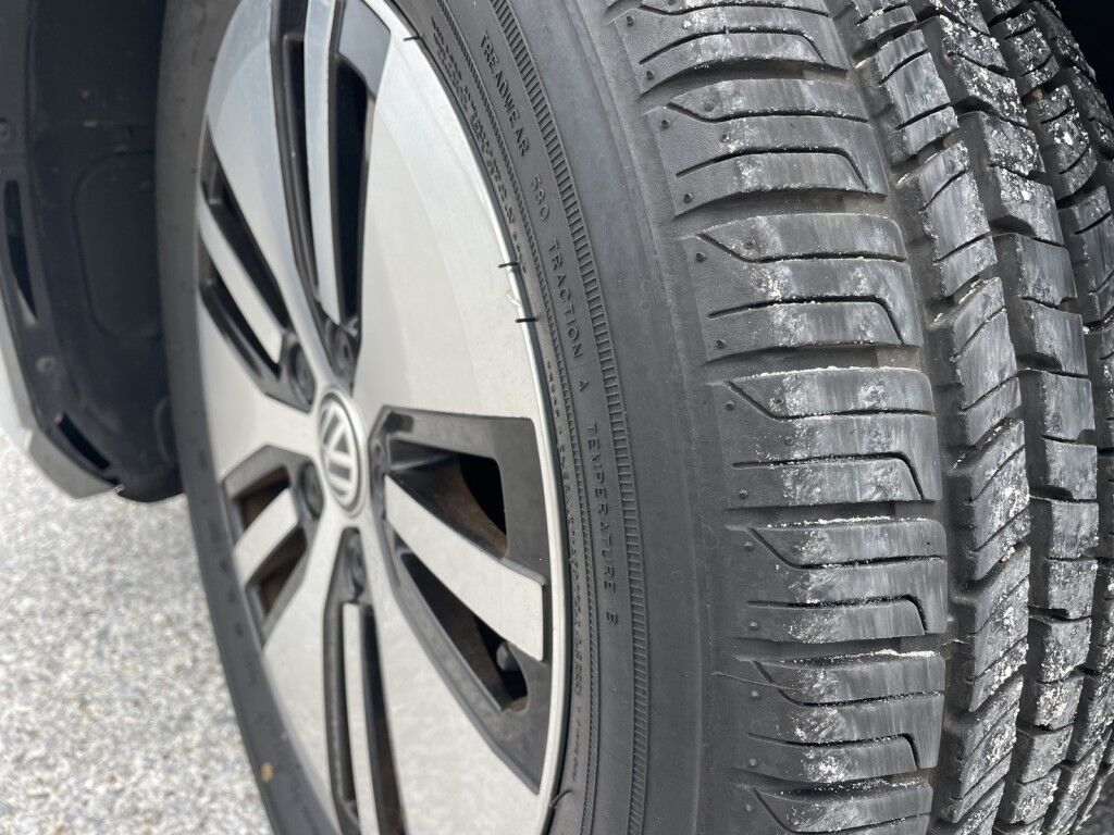 2015 Volkswagen e-Golf SEL PREMIUM~EXCELLENT CONDITION~LOW MILES~BLUETOOTH~HEATED SEATS~NAVIGATION~REARVIEW CAMERA Sarasota FL