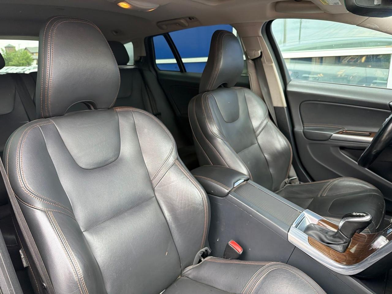 2015 Volvo V60 Cross Country T5 Platinum Bend OR