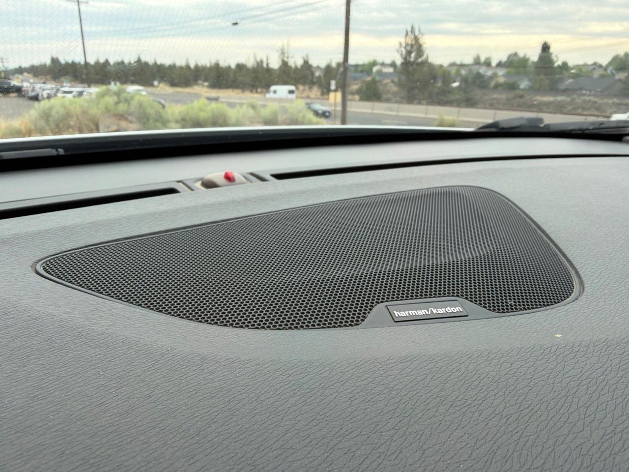 2015 Volvo V60 Cross Country T5 Platinum Bend OR