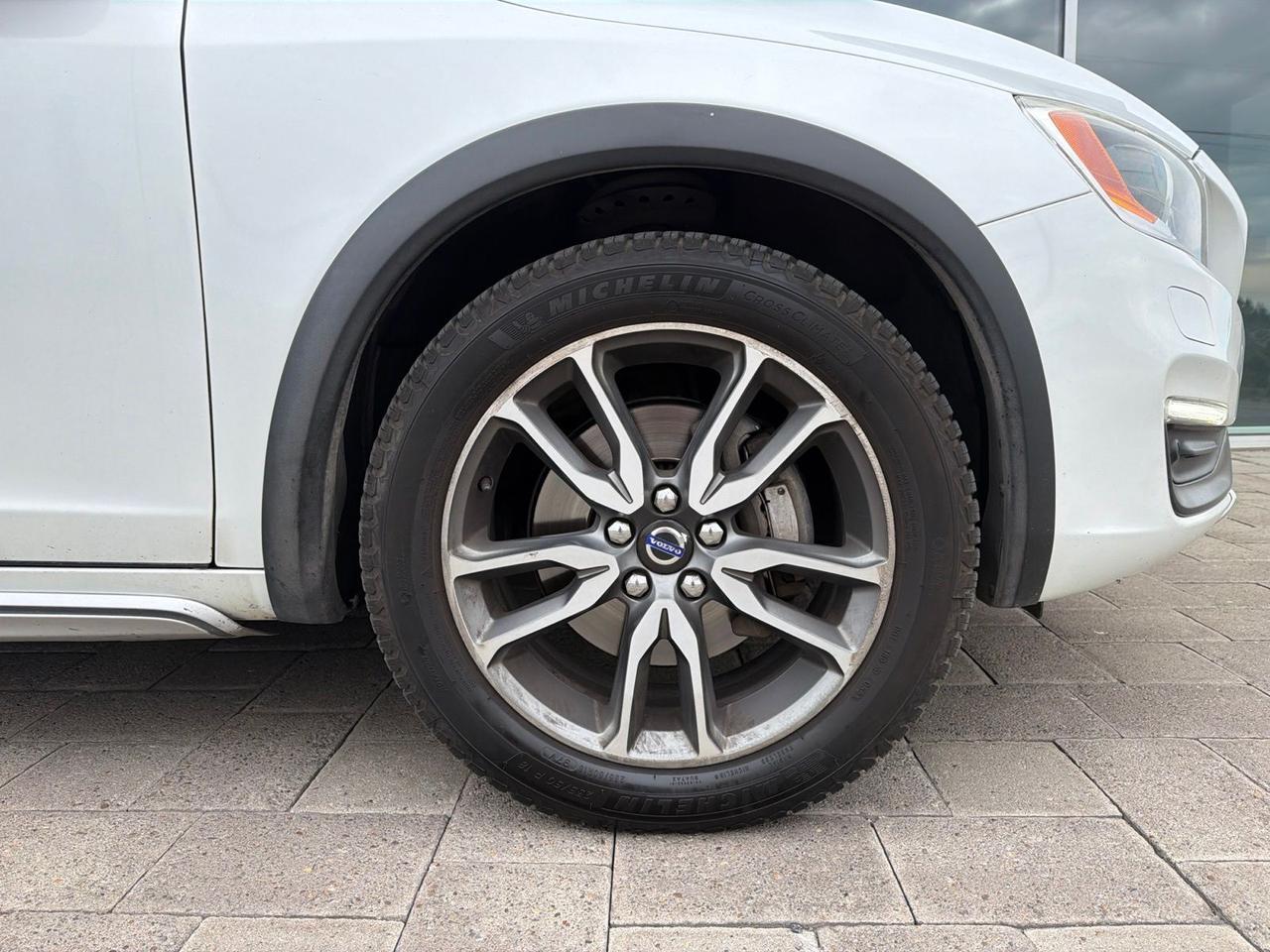 2015 Volvo V60 Cross Country T5 Platinum Bend OR