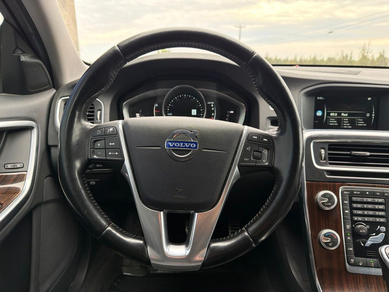 2015 Volvo V60 Cross Country T5 Platinum Bend OR