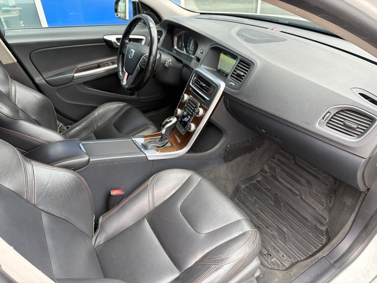 2015 Volvo V60 Cross Country T5 Platinum Bend OR