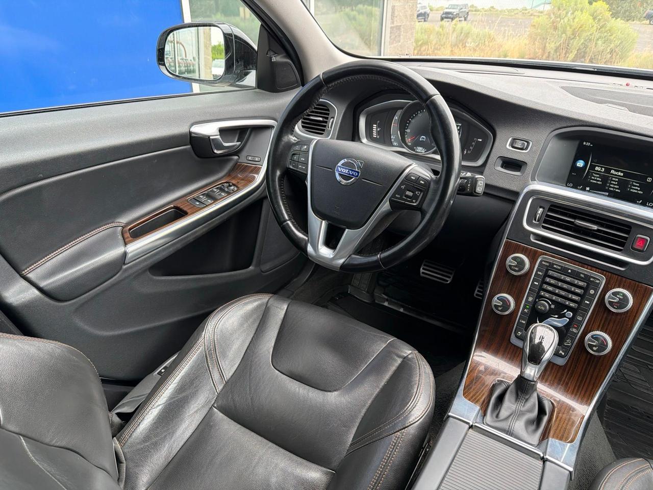 2015 Volvo V60 Cross Country T5 Platinum Bend OR