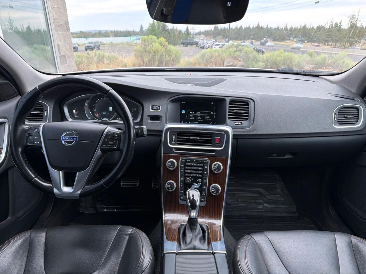 2015 Volvo V60 Cross Country T5 Platinum Bend OR