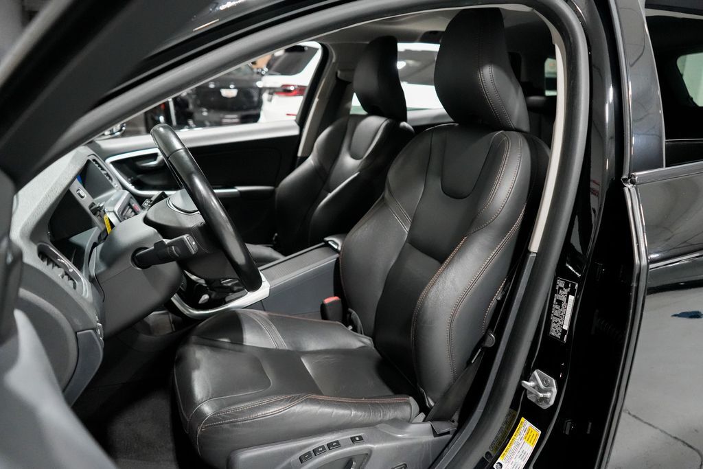 2015 Volvo V60 Cross Country T5 Platinum Tigard OR