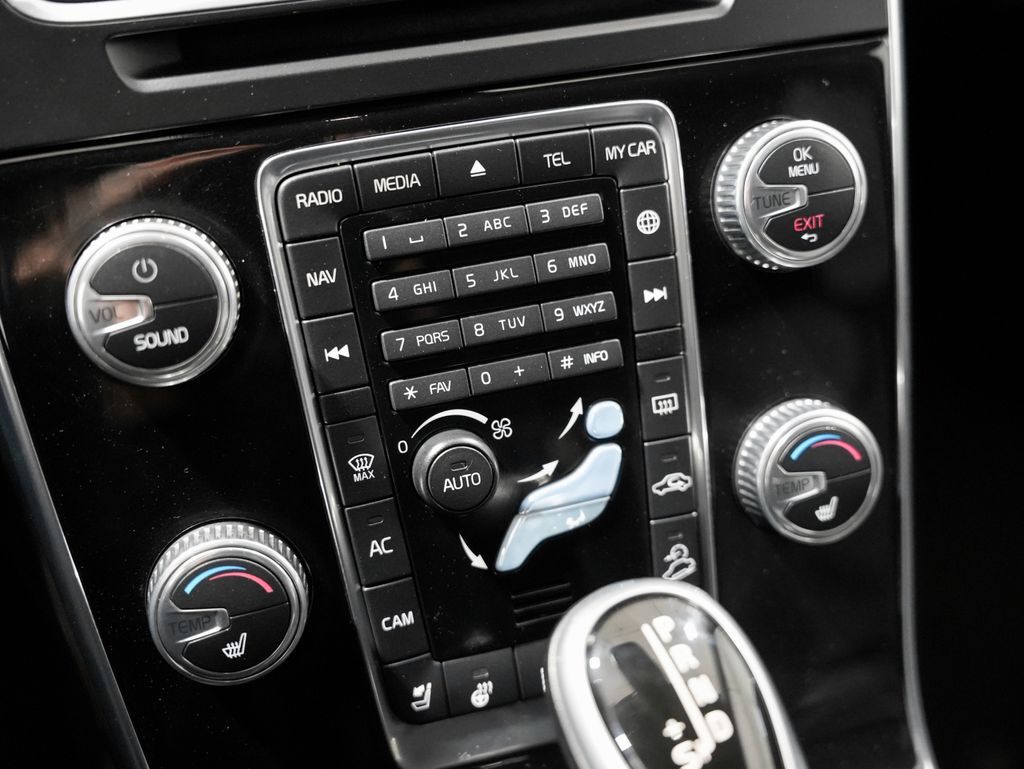 2015 Volvo V60 Cross Country T5 Platinum Tigard OR