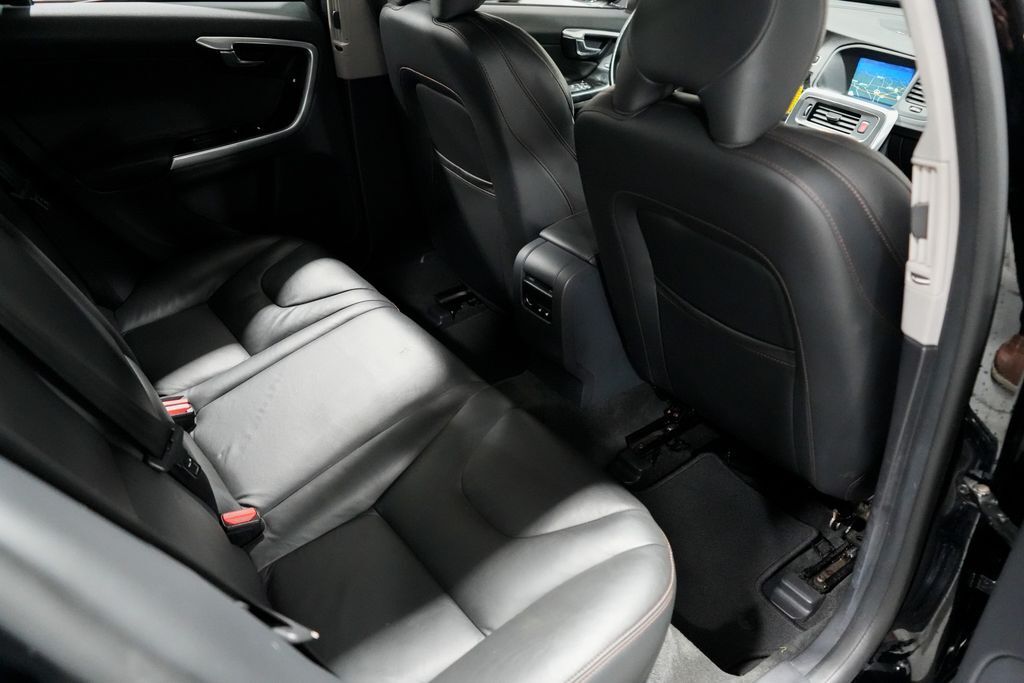 2015 Volvo V60 Cross Country T5 Platinum Tigard OR