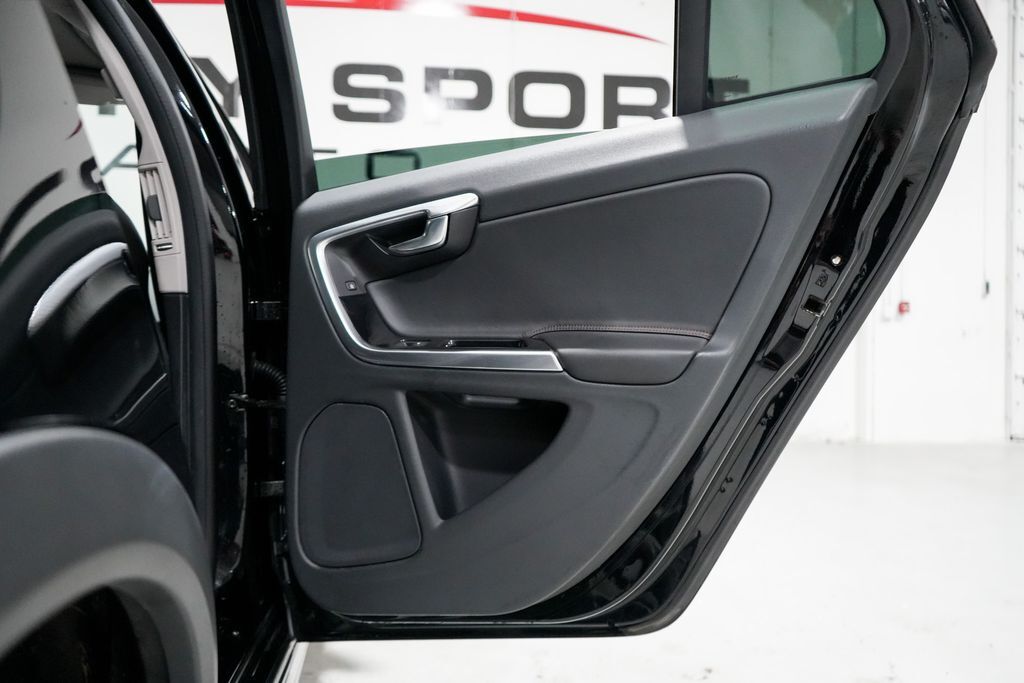 2015 Volvo V60 Cross Country T5 Platinum Tigard OR