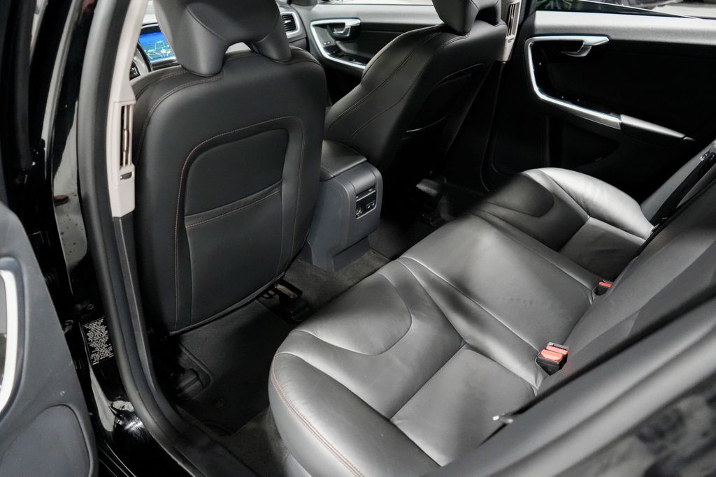 2015 Volvo V60 Cross Country T5 Platinum Tigard OR
