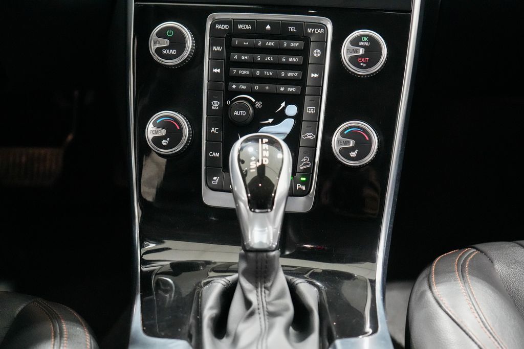 2015 Volvo V60 Cross Country T5 Platinum Tigard OR