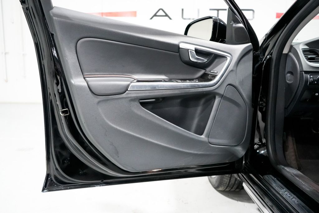 2015 Volvo V60 Cross Country T5 Platinum Tigard OR