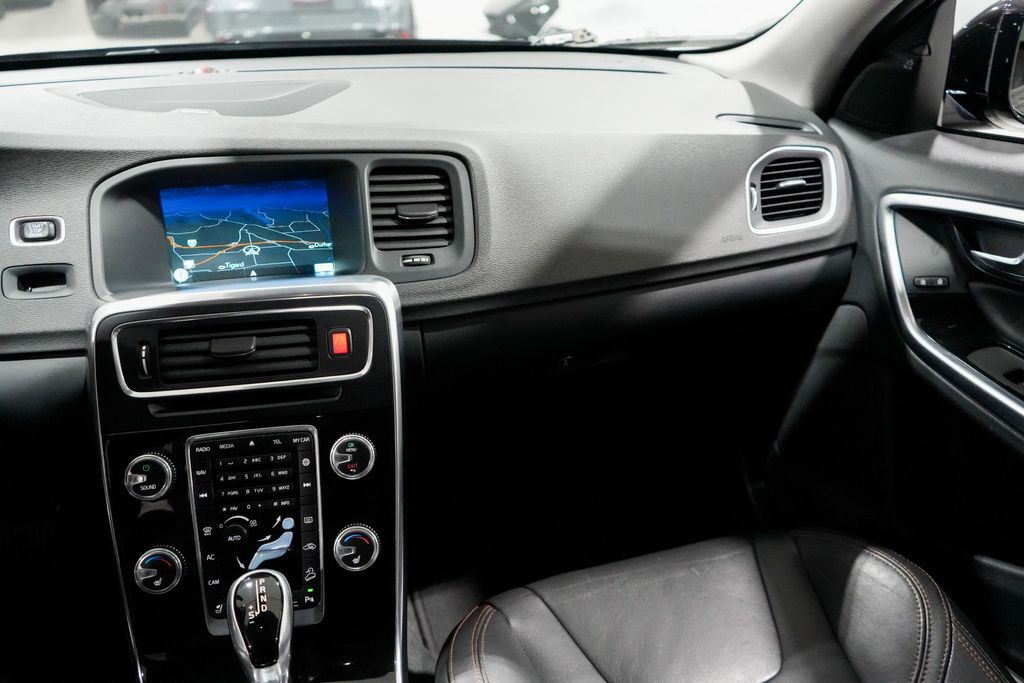 2015 Volvo V60 Cross Country T5 Platinum Tigard OR