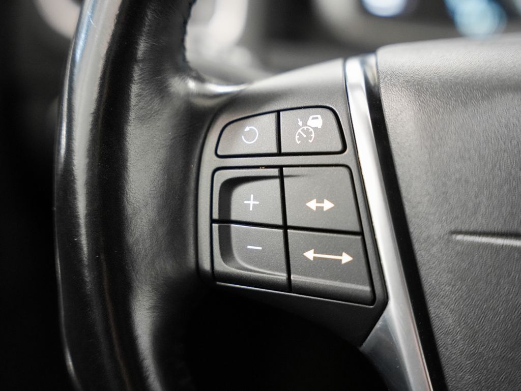 2015 Volvo V60 Cross Country T5 Platinum Tigard OR