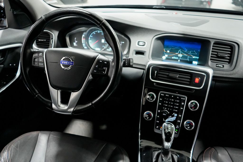 2015 Volvo V60 Cross Country T5 Platinum Tigard OR