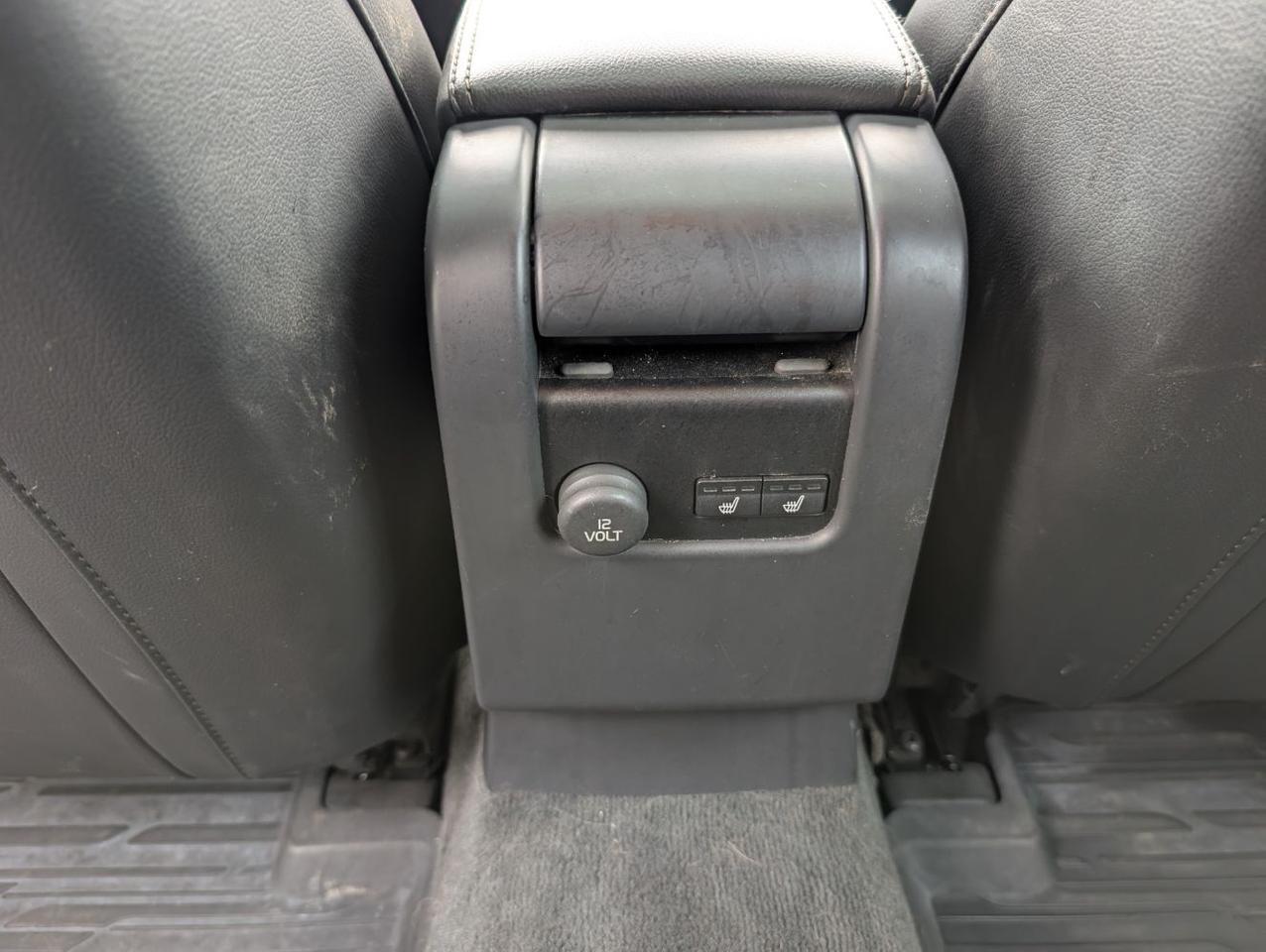 2015 Volvo V60 T5 Drive-E Platinum | HK Premium Audio, Adaptive Cruise, Lane Keep, BLIS, 4 Heated Seats & Htd Wheel Portland OR