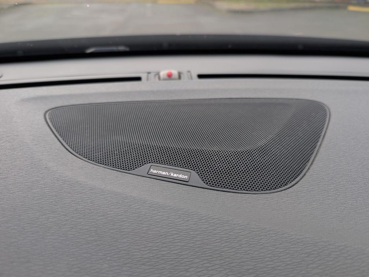 2015 Volvo V60 T5 Drive-E Platinum | HK Premium Audio, Adaptive Cruise, Lane Keep, BLIS, 4 Heated Seats & Htd Wheel Portland OR