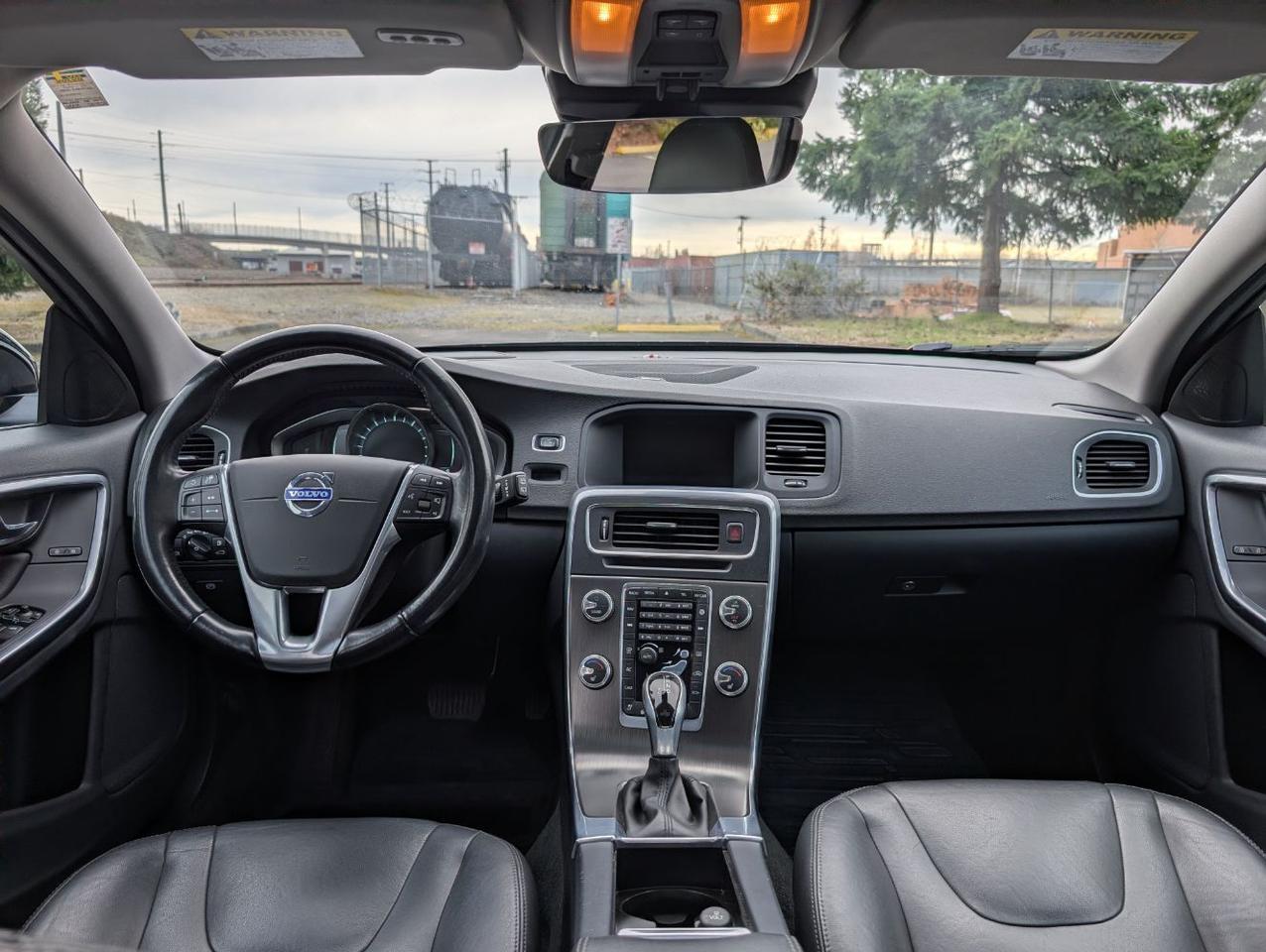 2015 Volvo V60 T5 Platinum w/Harman Kardon Sound, Adaptive Cruise, Lane Keep, 4 Heated Seats & Wheel Portland OR