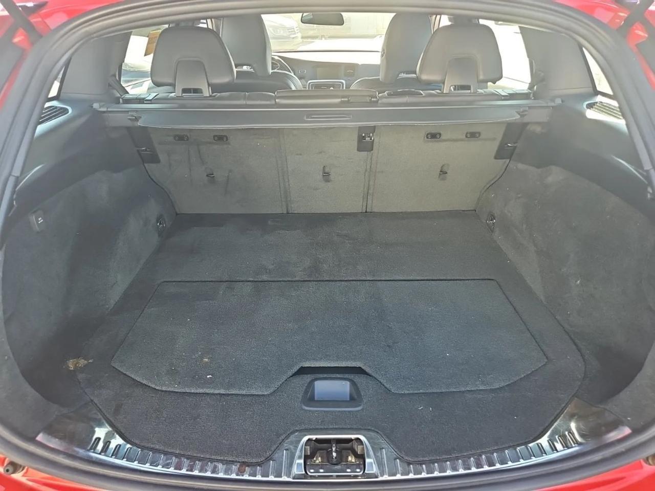 2015 Volvo V60 T6 AWD R-Design | 6cyl - 325hp, Premium Audio, Blind Spot Info, Bluetooth & Heated Nappa Leather Portland OR