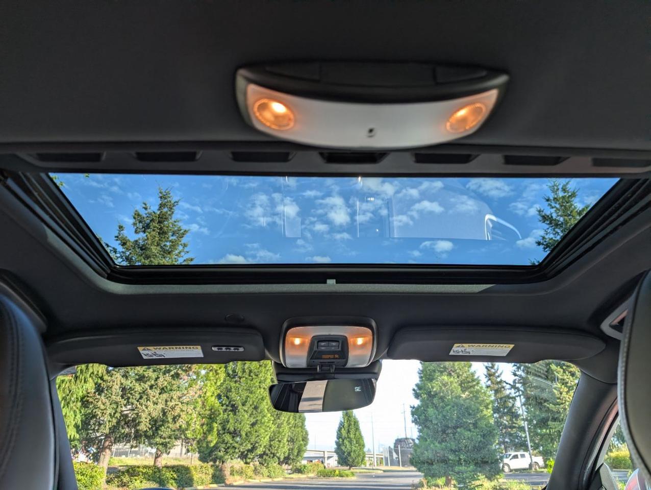 2015 Volvo V60 T6 AWD R-Design Platinum | 325hp, HK Premium Audio, Adaptive Cruise, Active Xenon & Heated Seats Portland OR