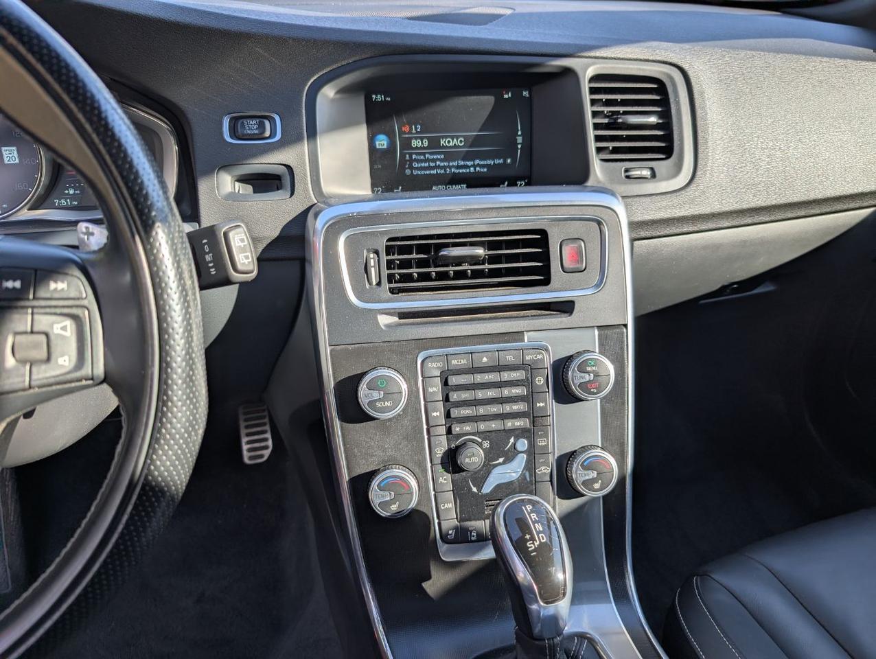 2015 Volvo V60 T6 AWD R-Design Platinum | 325hp, HK Premium Audio, Adaptive Cruise, Active Xenon & Heated Seats Portland OR