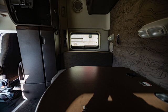 2015 Volvo VNL 730 Tractor Sleeper Red Deer AB