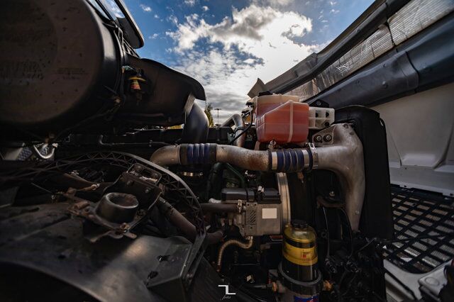 2015 Volvo VNL 730 Tractor Sleeper Red Deer AB