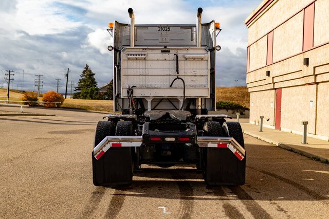 2015 Volvo VNL 730 Tractor Sleeper Red Deer AB
