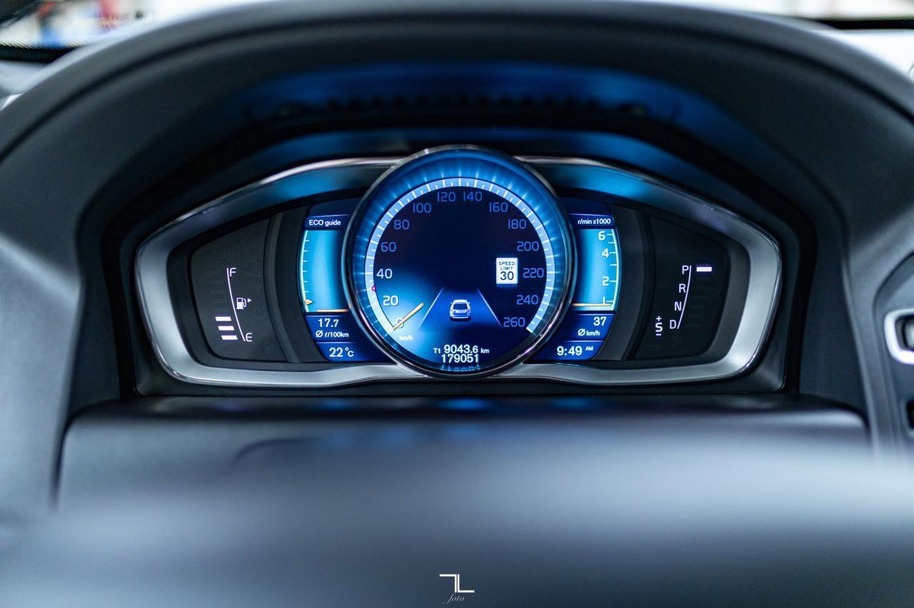 2015 Volvo XC60 AWD T6 Platinum Polestar Leather Roof Nav Red Deer AB