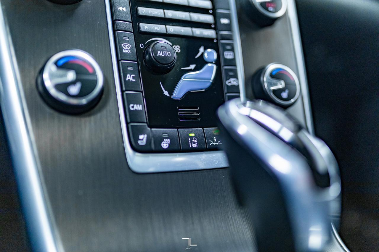 2015 Volvo XC60 AWD T6 Platinum Polestar Leather Roof Nav Red Deer AB