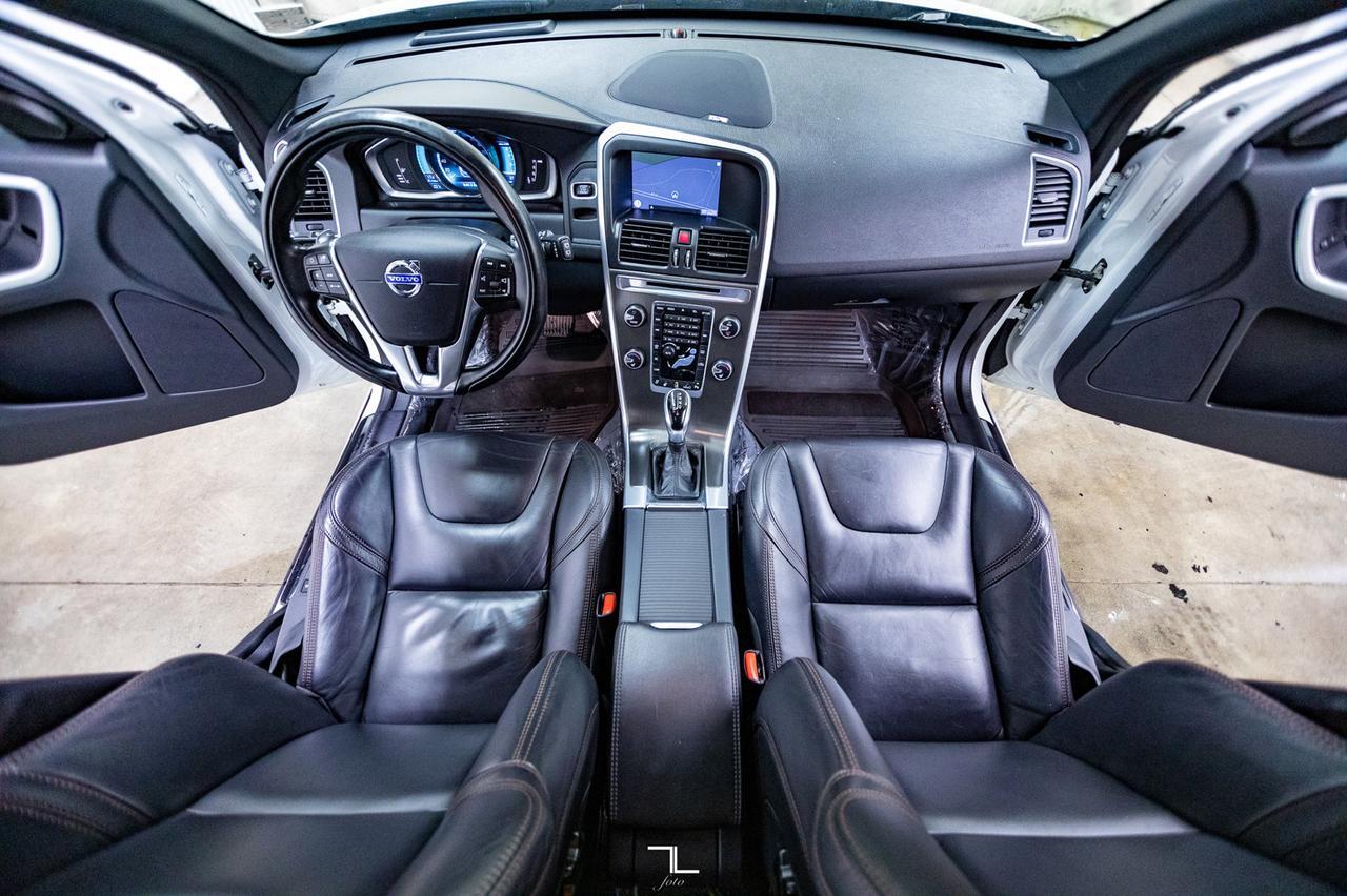 2015 Volvo XC60 AWD T6 Platinum Polestar Leather Roof Nav Red Deer AB