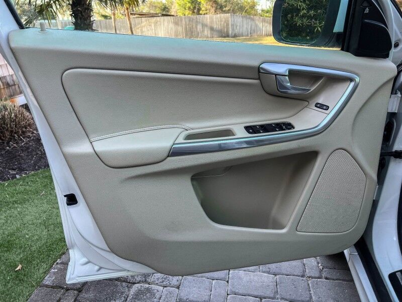 2015 Volvo XC60 T5 Drive-E Premier Plus Wilmington NC