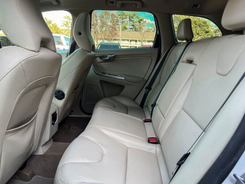 2015 Volvo XC60 T5 Drive-E Premier Plus Wilmington NC