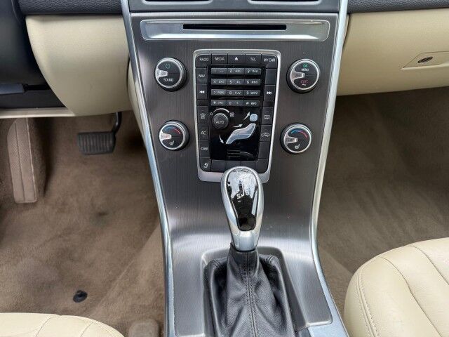 2015 Volvo XC60 T6 Platinum Whitehall PA