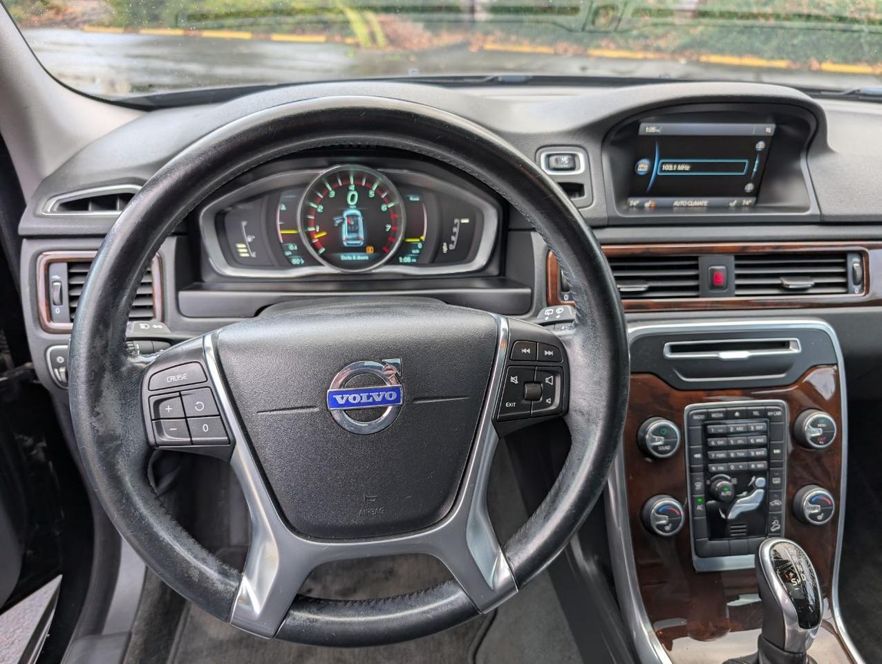 2015 Volvo XC70 T6 AWD Premier | 300hp, High Performance Audio, Moon Roof, Leather Heated Seats Portland OR