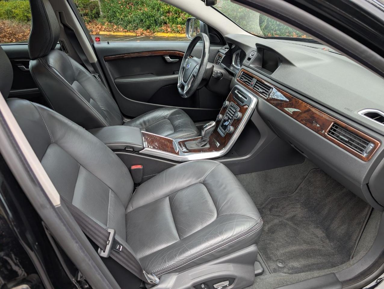 2015 Volvo XC70 T6 AWD Premier | 300hp, High Performance Audio, Moon Roof, Leather Heated Seats Portland OR