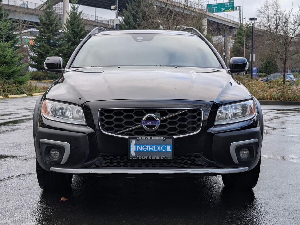 2015 Volvo XC70 T6 AWD Premier | 300hp, High Performance Audio, Moon Roof, Leather Heated Seats Portland OR