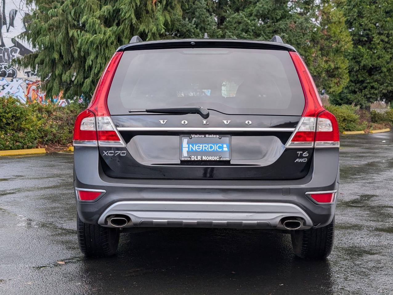 2015 Volvo XC70 T6 AWD Premier | 300hp, High Performance Audio, Moon Roof, Leather Heated Seats Portland OR
