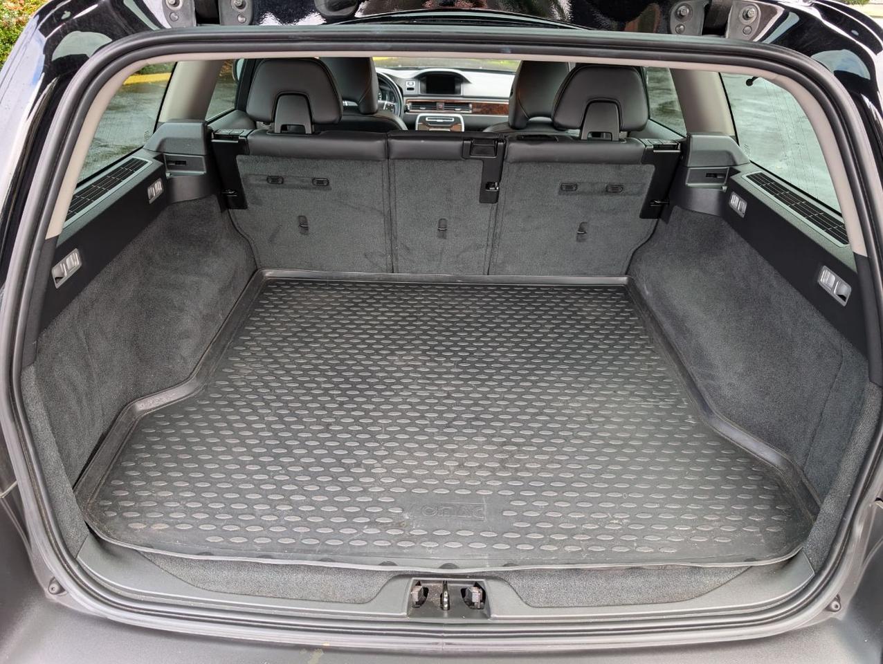 2015 Volvo XC70 T6 AWD Premier | 300hp, High Performance Audio, Moon Roof, Leather Heated Seats Portland OR