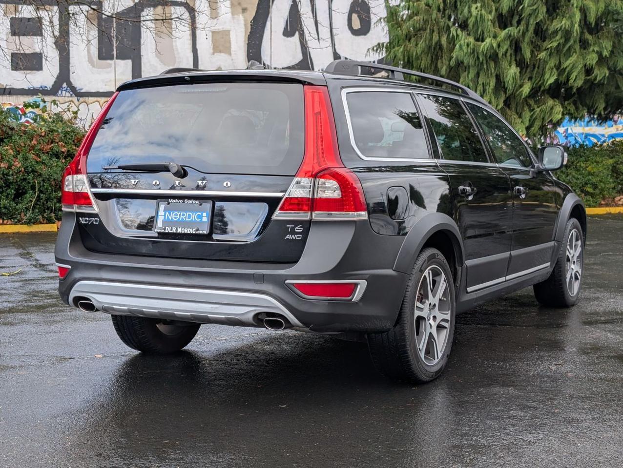 2015 Volvo XC70 T6 AWD Premier | 300hp, High Performance Audio, Moon Roof, Leather Heated Seats Portland OR