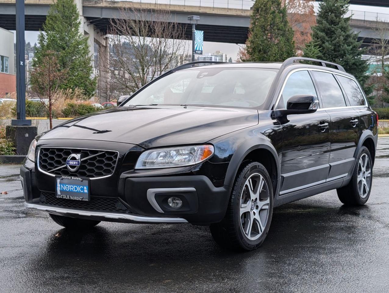 2015 Volvo XC70 T6 AWD Premier | 300hp, High Performance Audio, Moon Roof, Leather Heated Seats Portland OR