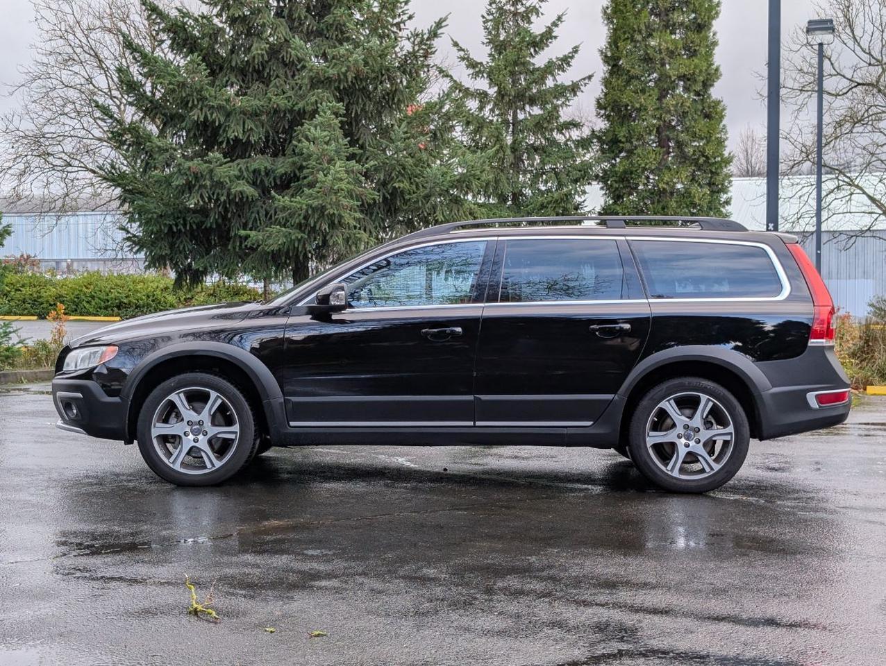 2015 Volvo XC70 T6 AWD Premier | 300hp, High Performance Audio, Moon Roof, Leather Heated Seats Portland OR