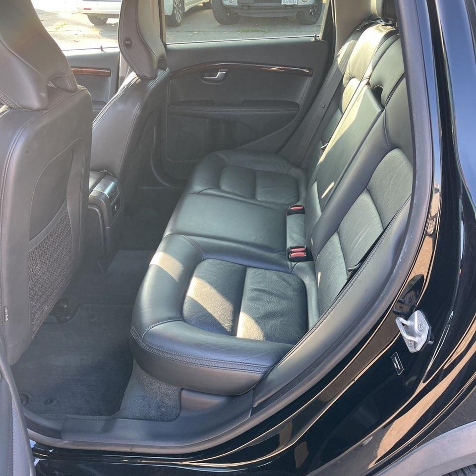 2015 Volvo XC70 T6 AWD Premier w/High Performance Audio, Moon Roof, Leather Heated Seats Portland OR