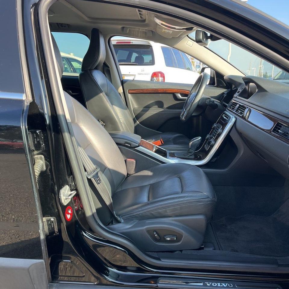 2015 Volvo XC70 T6 AWD Premier w/High Performance Audio, Moon Roof, Leather Heated Seats Portland OR