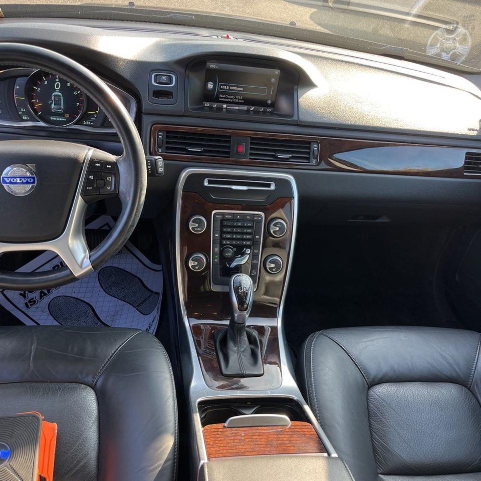 2015 Volvo XC70 T6 AWD Premier w/High Performance Audio, Moon Roof, Leather Heated Seats Portland OR