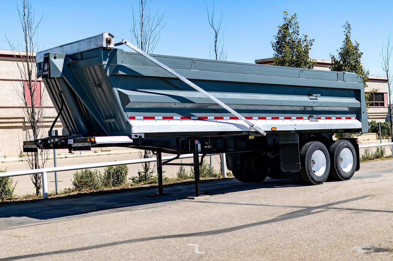 2016 Arne's T/A Dump Trailer Red Deer AB