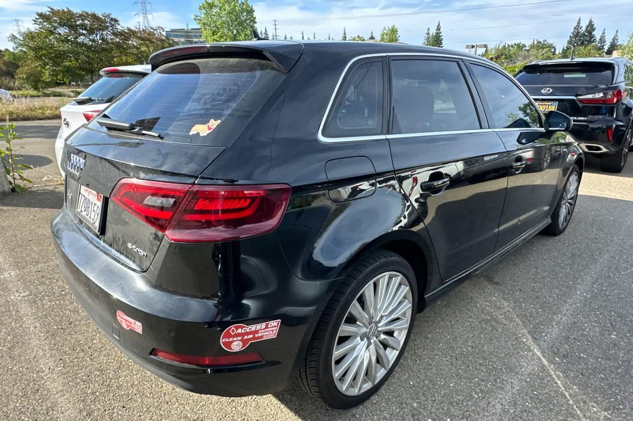 2016 Audi A3 e-tron Premium Plus