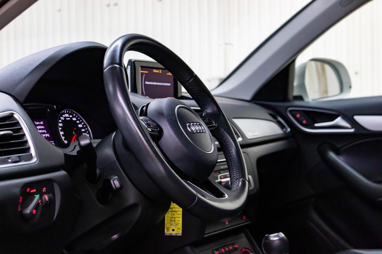 2016 Audi Q3 Quattro Komfort Leather Roof Red Deer AB