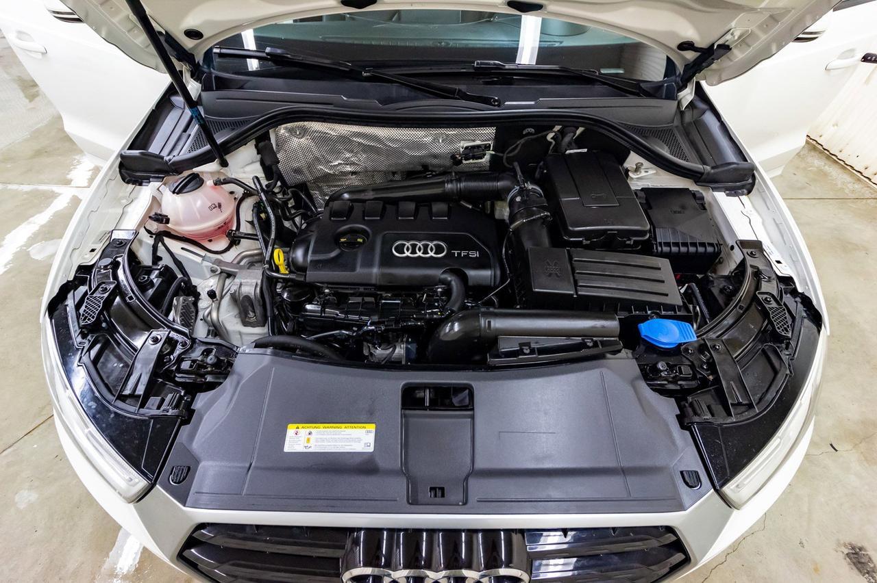 2016 Audi Q3 Quattro Komfort Leather Roof Red Deer AB