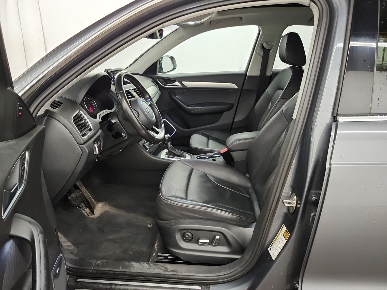 2016 Audi Q3 Technik | QUATTRO | PANORAMIC ROOF | BOSE SOUND | POWER AND HEATED SEATS | BACKUPCAM | NO ACCIDENT Toronto ON